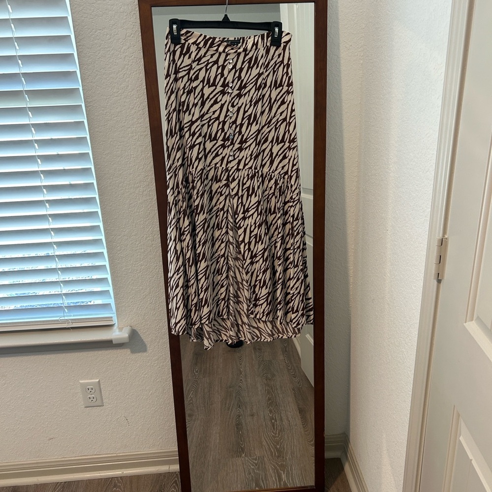 Chic A-Line Skirt in Brown and Cream Pattern